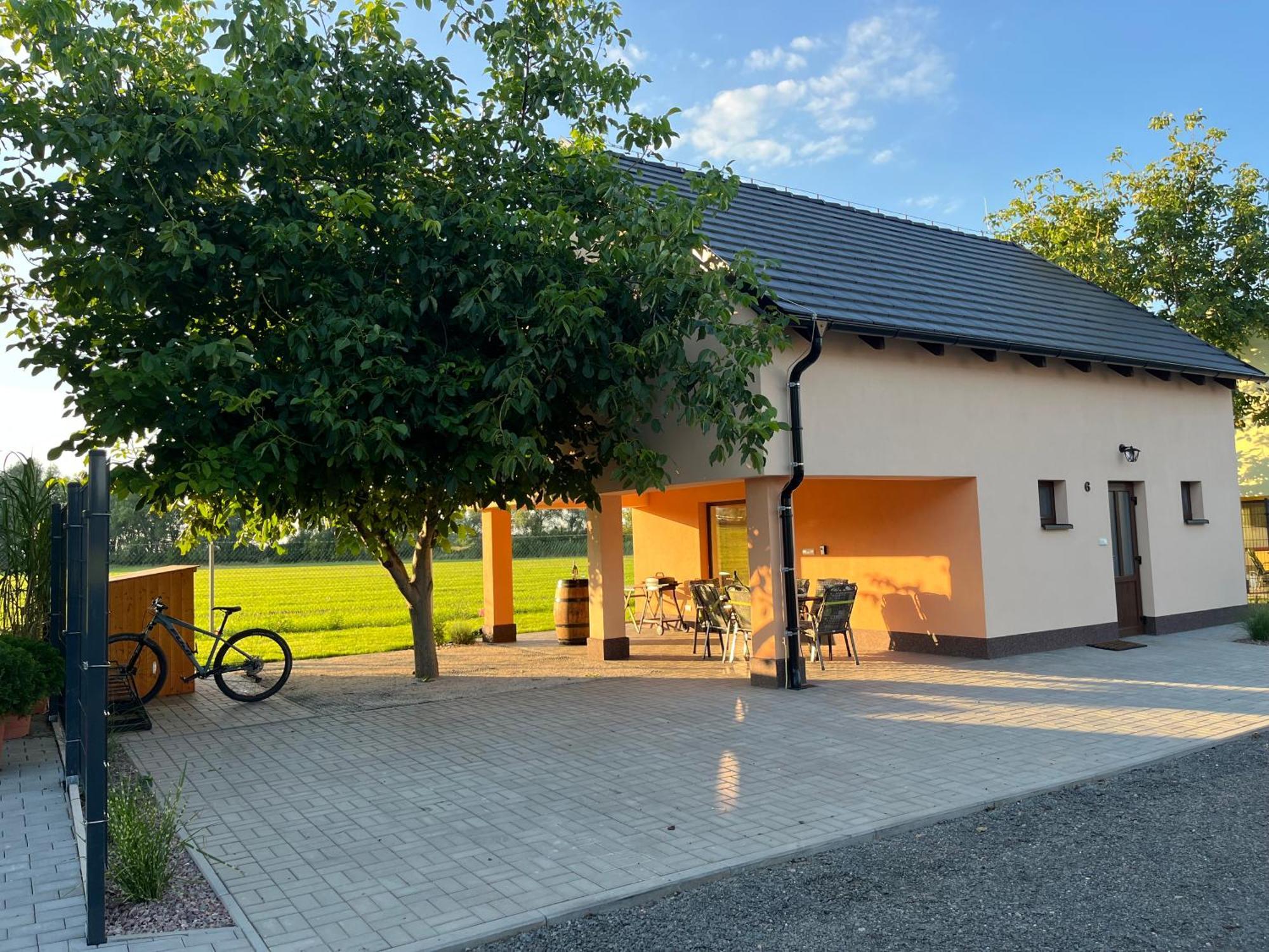 Villa Rekreacni Dum U Jezer, Milovice 6 Exterior foto